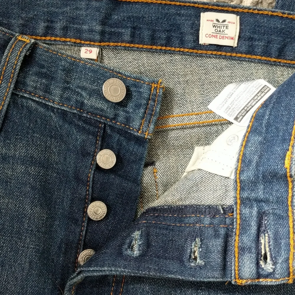 EUC Levi's white oak cone jeans - Picture 4 of 13